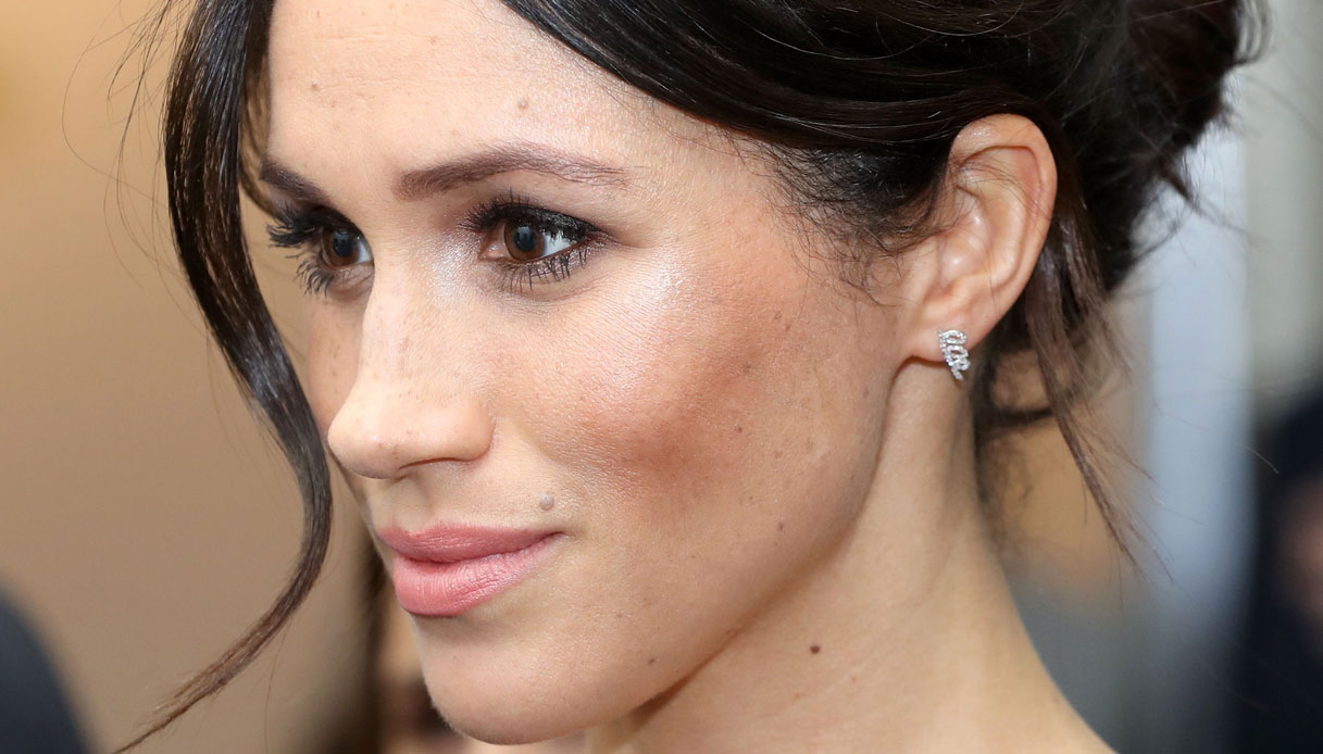 Meghan Markle, le foto proibite. “La sua arroganza toglie il fiato”