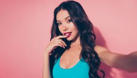 Mia moglie pubblica foto provocanti sui social network e io non so che fare