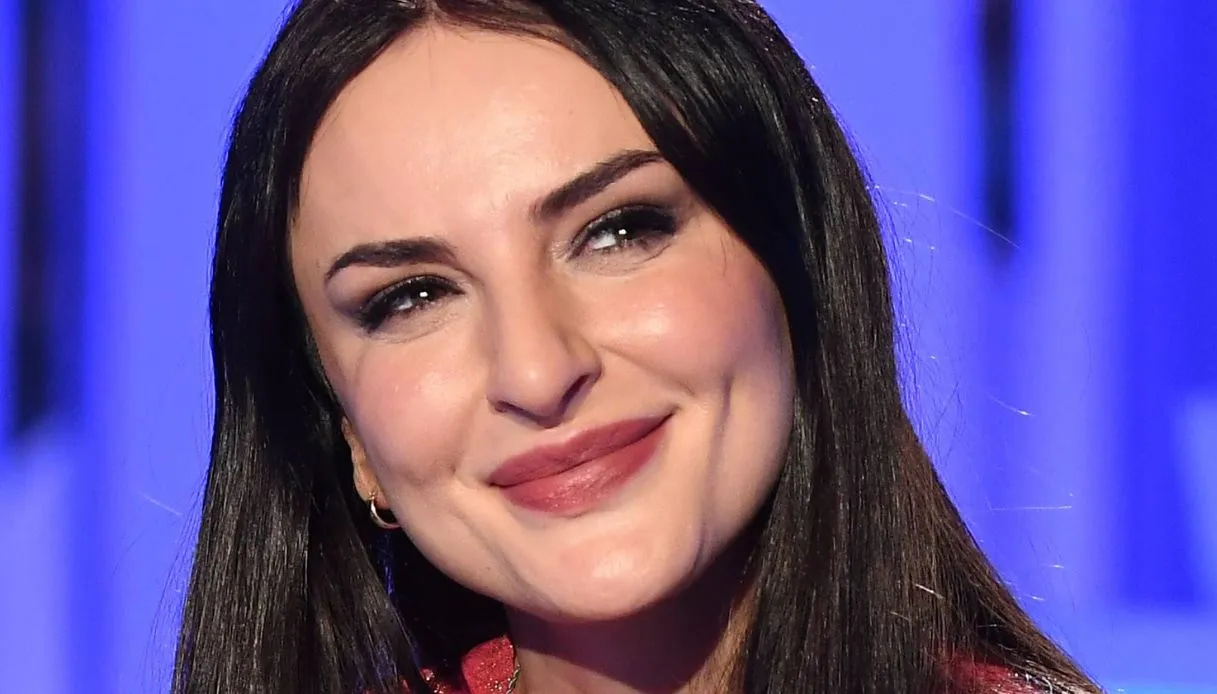 “Amici 22” al via, il ritorno di Arisa e la promessa mantenuta di Todaro: le anticipazioni