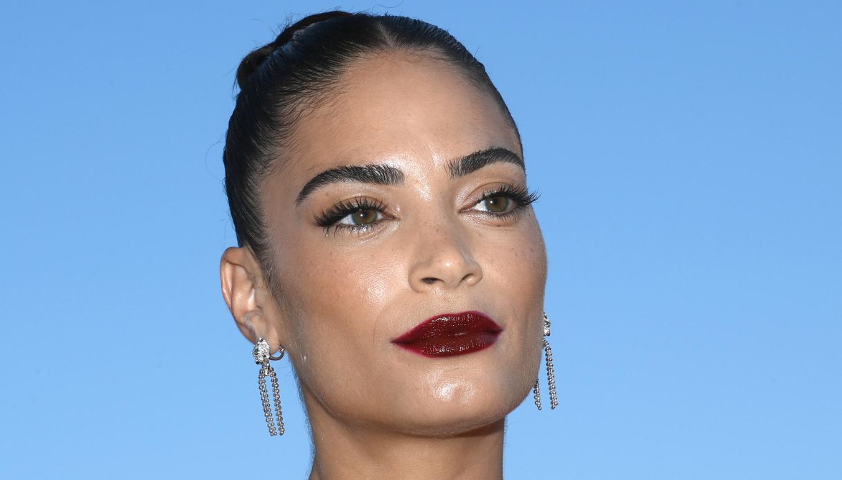 Elodie, testo e significato (segreto) di “Proiettili” con Joan Thiele