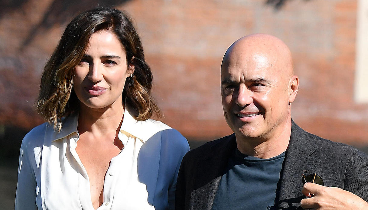 Luisa Ranieri splendida in costume, le rare foto su Instagram con Luca Zingaretti