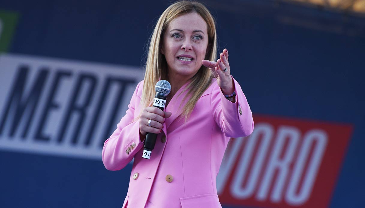 Chi è Giorgia Meloni, la prima donna che guiderà l’Italia