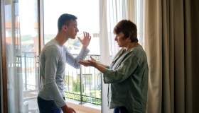 Mio figlio è un ribelle senza arte né parte. E io mi sento una pessima madre