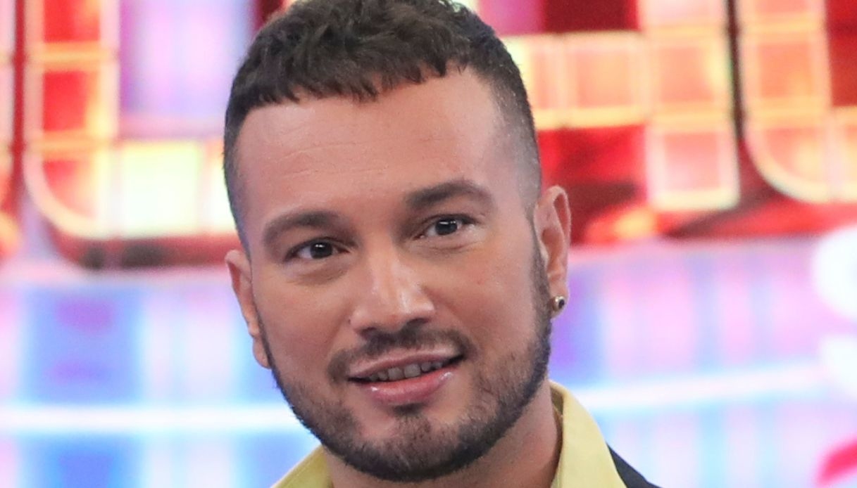 “Tale e Quale Show”,  l’ex “Amici” straccia tutti ed emoziona: la dedica alla mamma