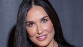 “Ultimi giorni d’estate”. Demi Moore, la foto in bikini su Instagram lascia senza fiato