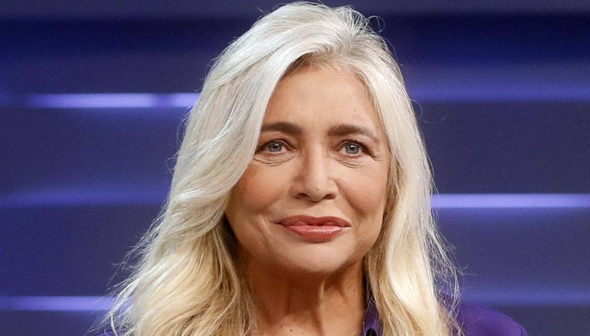 Salta Domenica In, Mara Venier costretta a rinunciare: quando torna in tv