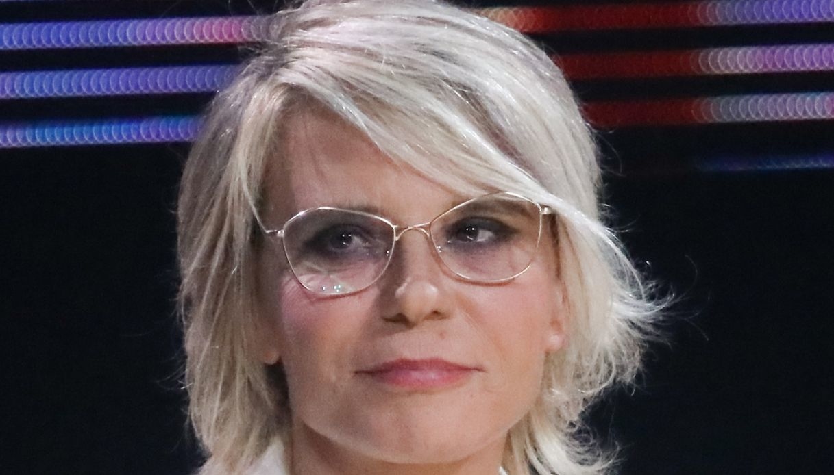 “Tu Sì Que Vales”, Maria De Filippi stufa delle provocazioni. E difende tutte le donne