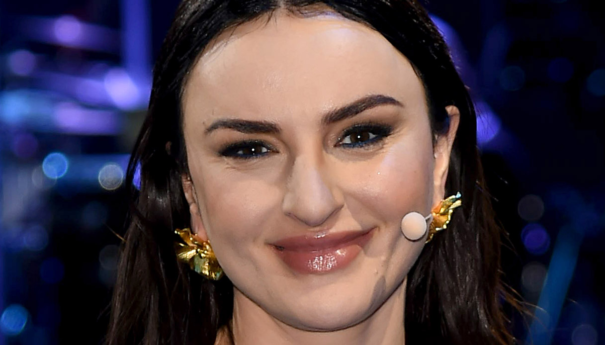 Arisa mostra il fisico su Instagram: la nuova provocazione (tutta per l’autostima)