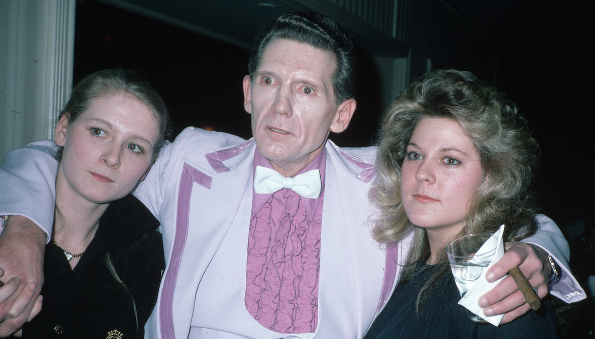 Addio a Jerry Lee Lewis, la leggenda del rock ’n’ roll: tutte le donne della sua vita