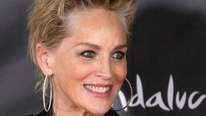 Sharon Stone bellissima al naturale. Il suo segreto di bellezza costa meno di 10 euro