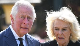 Carlo e Camilla, il figlio segreto ora vuole la sua parte di eredità