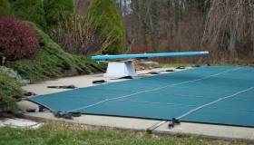 Come e perché coprire la piscina in inverno