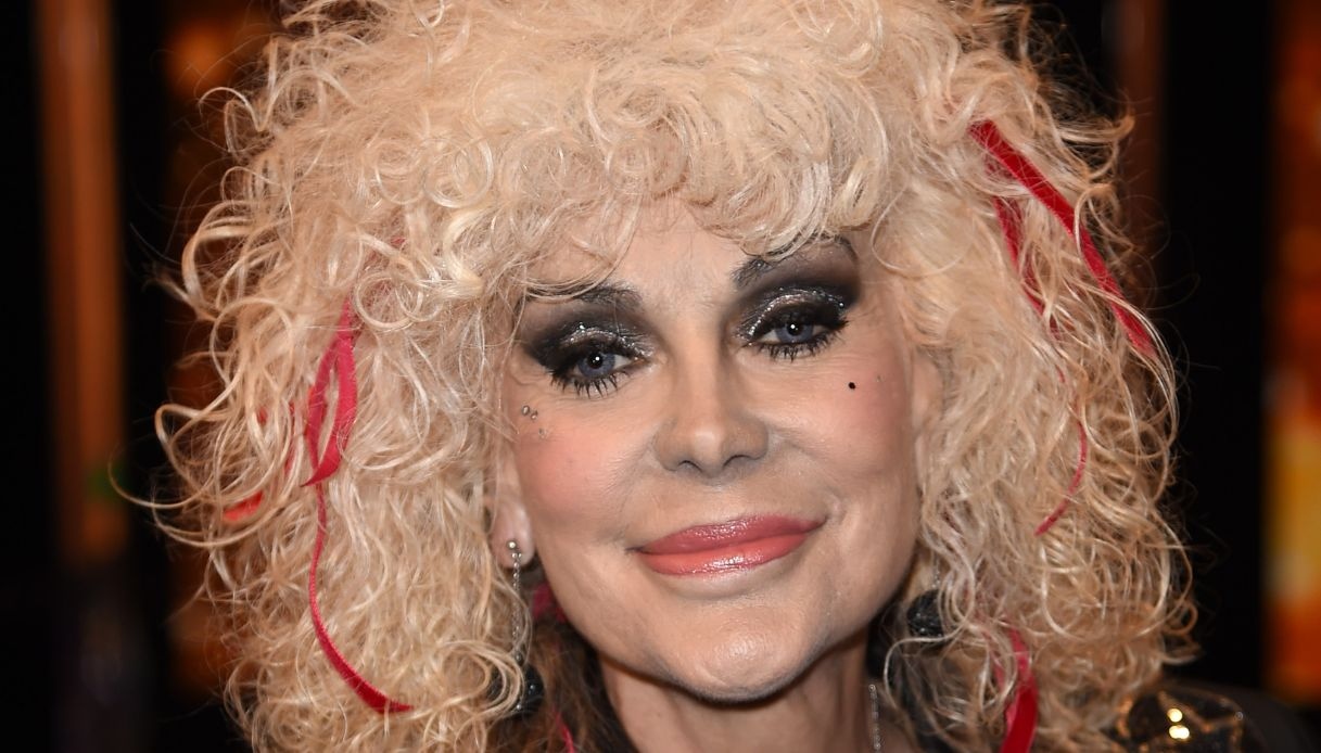 Donatella Rettore: “Ho avuto un tumore”. Il racconto a “Verissimo”