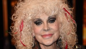 Donatella Rettore: “Ho avuto un tumore”. Il racconto a “Verissimo”