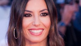 Elisabetta Gregoraci al Roma Film Fest, il suo splendido sorriso la salva da un errore fatale