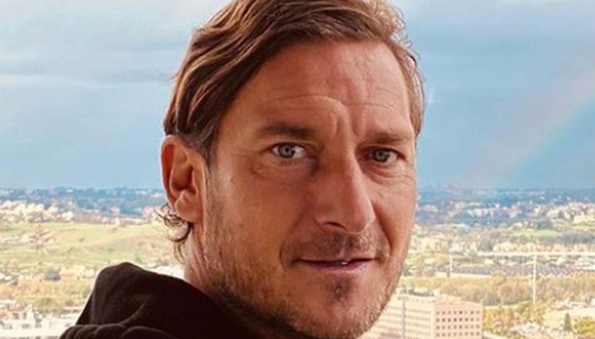 Francesco Totti, altro che Noemi Bocchi. Solo con lei si diverte così