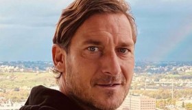 Francesco Totti, altro che Noemi Bocchi. Solo con lei si diverte così