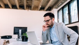 Si chiama productivity paranoia ed è un fenomeno che non ci fa bene