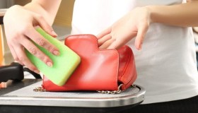 Come pulire l’ecopelle: prova il trucco del bicarbonato e altri rimedi efficaci