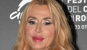 “Da noi ruota libera”, Valeria Marini risponde alle critiche: “Sono andata in crisi”