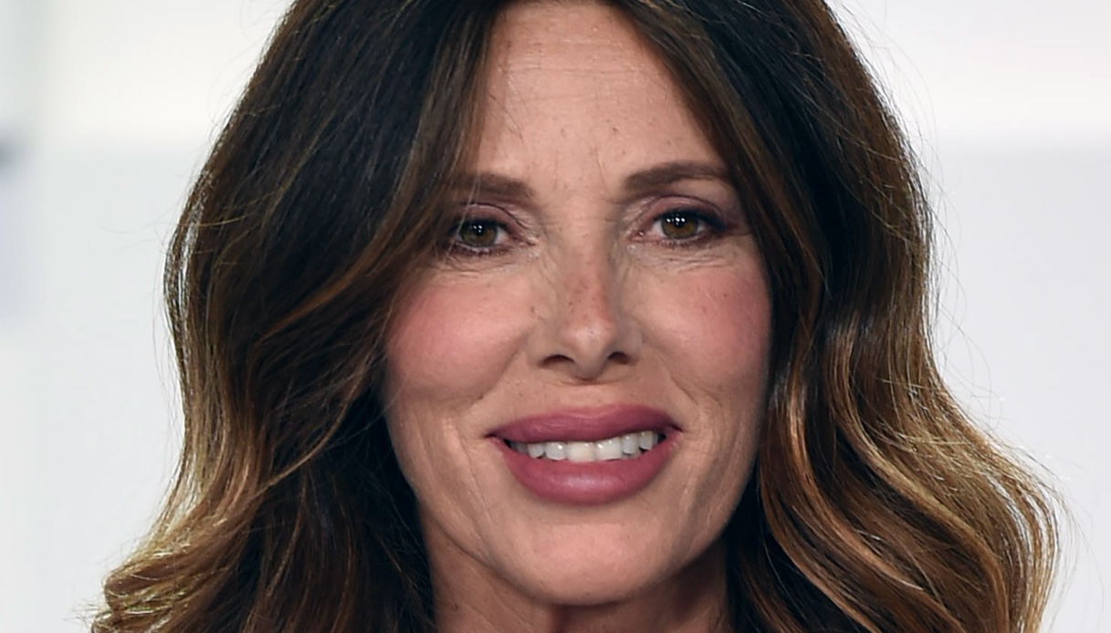 Alessia Marcuzzi, Mia le “ruba” i vestiti e la imita: quanto vale il look griffato