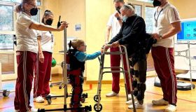 Roma: bambini camminano grazie ad Atlas 2030, il primo esoscheletro pediatrico