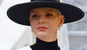 Festa del Principato, Charlene di Monaco sbaglia look. Occhi puntati su Stephanie