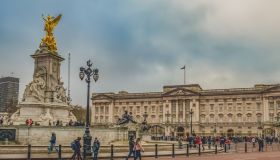 5 curiosità sull’inglese parlato dai reali emerse da The Crown