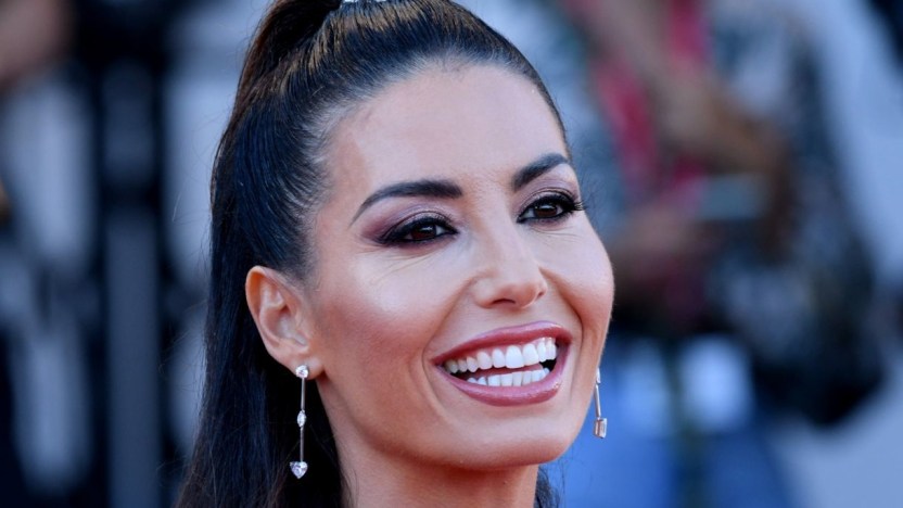 Elisabetta Gregoraci sensuale come non mai su Instagram: mini dress e strass