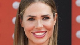 Ilary vola (letteralmente) con Chanel. E spunta la verità sulle borse restituite da Totti