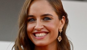 “Summer Job” è il primo reality Netflix, conduce Matilde Gioli