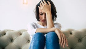 Mio marito mi ha tradito con la babysitter che è mia cugina