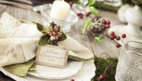 Segnaposto di Natale, come farlo con biscotti, in cartone e vischio