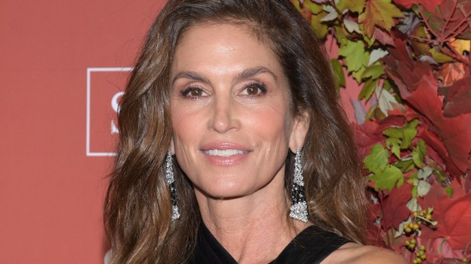 Cindy Crawford sfida il tempo: in lingerie e body a 56 anni è sempre la più bella