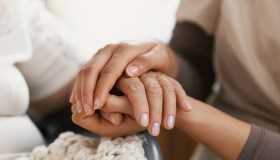 Cure palliative e terapia del dolore: cosa sono e perché servono