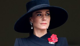 Kate Middleton, il cappotto-gioiello nero per il Remembrance Day