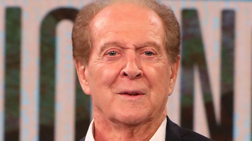 Memo Remigi: “Tutelo la mia dignità”. E fa causa alla Rai