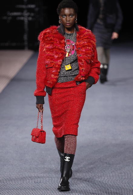 Il rosso e il nero funzionano benissimo insieme. E Chanel lo sa e non manca di dimostrarcelo.