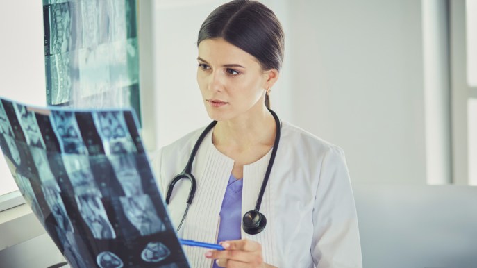 Sarcoma di Ewing: cos’è, sintomi, diagnosi e come si cura