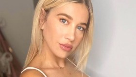 Clizia Incorvaia si confessa sul suo corpo: la foto incinta (e senza veli) su Instagram