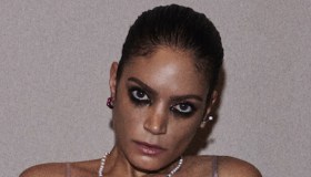 Elodie, la copertina del nuovo album è esplosiva. “Ok. Respira”