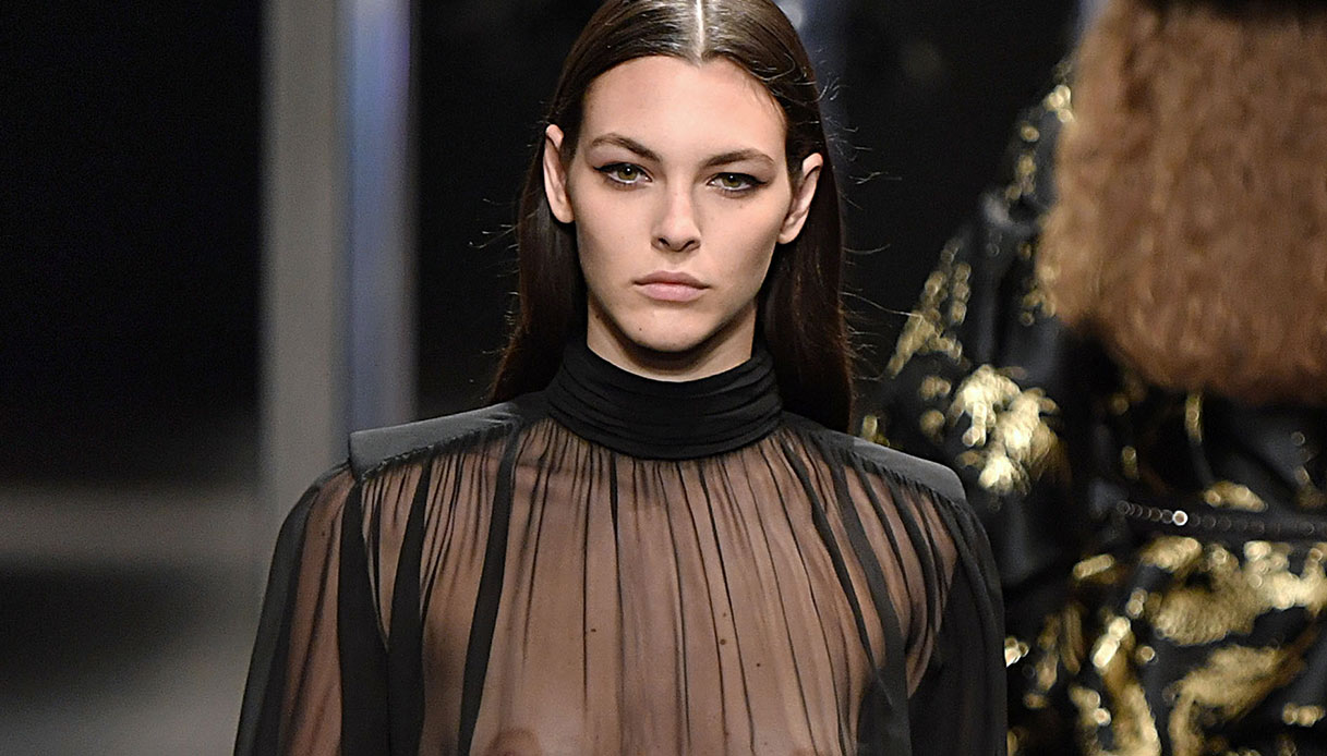Vittoria Ceretti, il “miglior  (nude) look di sempre” in passerella