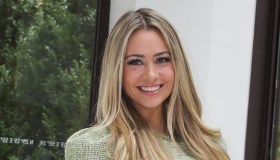 Martina Stella su Instagram: il bikini più discusso dell’estate