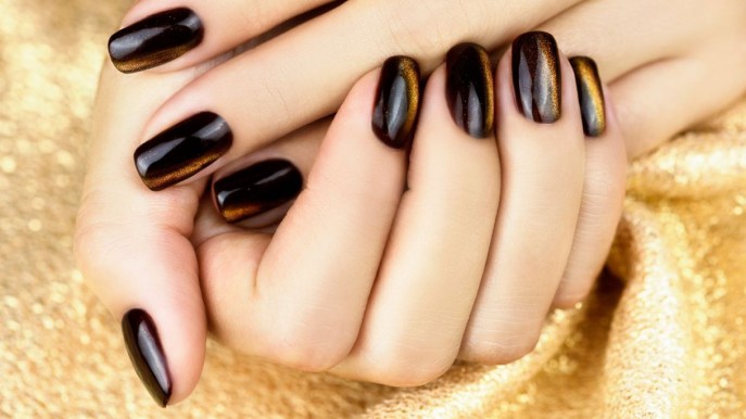 Smalto magnetico: cos’è e come funziona la nuova tendenza unghie