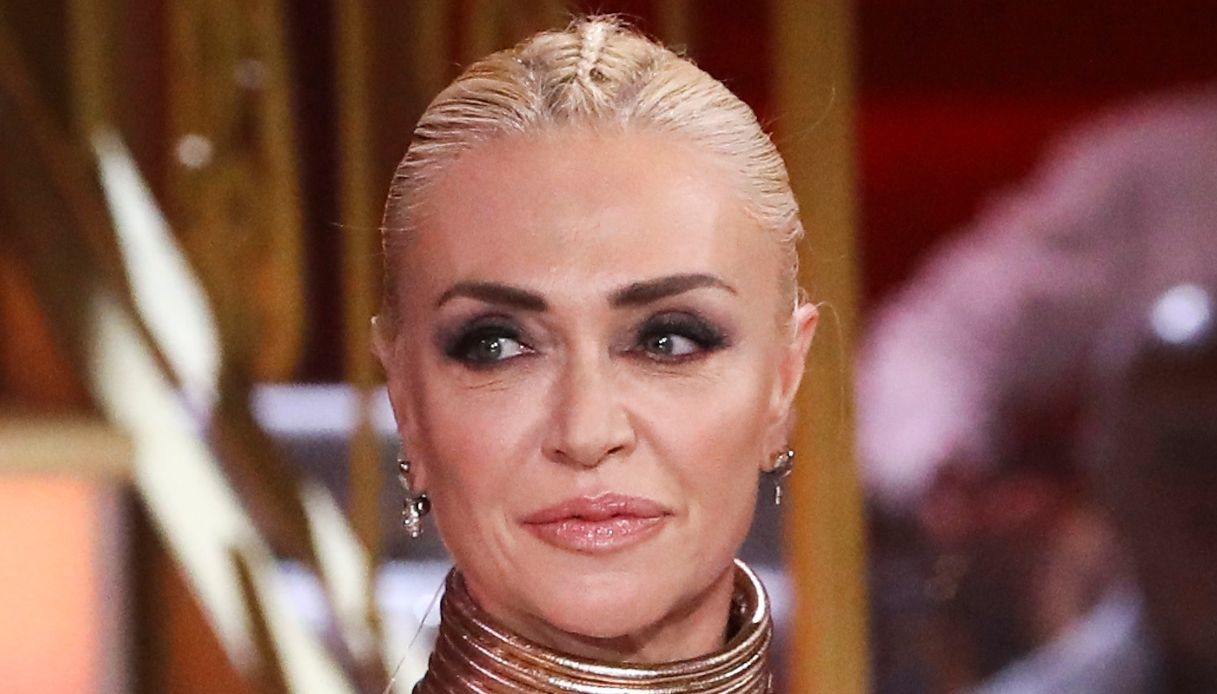 “Ballando con le Stelle”: i costumi più affascinanti e i flop clamorosi