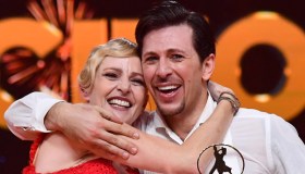 “Ballando con le Stelle”, finalissima criticata. Vince Luisella Costamagna