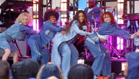 Cabello, Mahmood, Canalis, Rihanna: è passione denim on denim