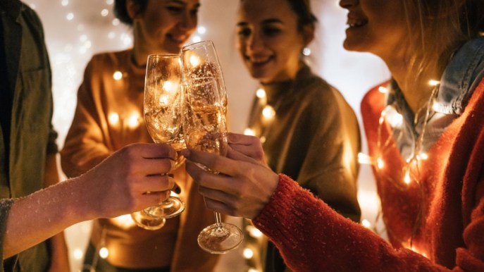 Come combattere l’hangover? Ecco cosa fare (e cosa evitare) per stare meglio il giorno dopo una serata di festa