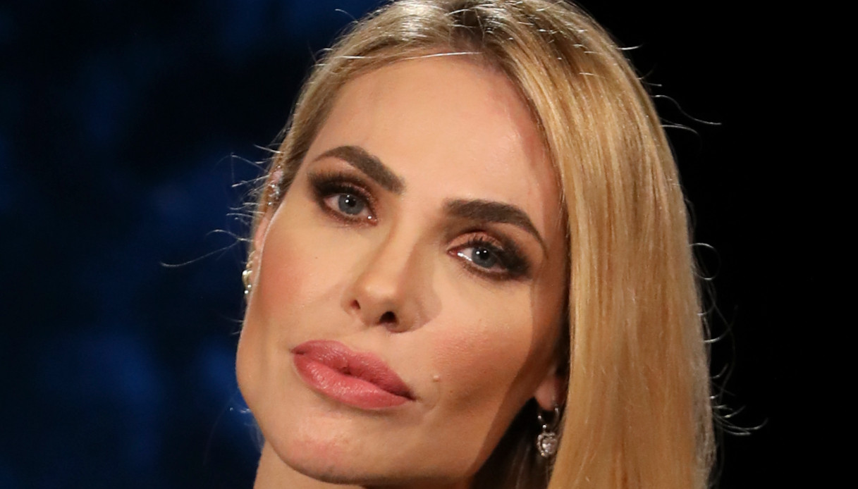 Ilary Blasi, Bastian è già lontano. E lei ha occhi solo per loro