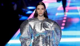 Metal touch: il trend del mese è luminoso